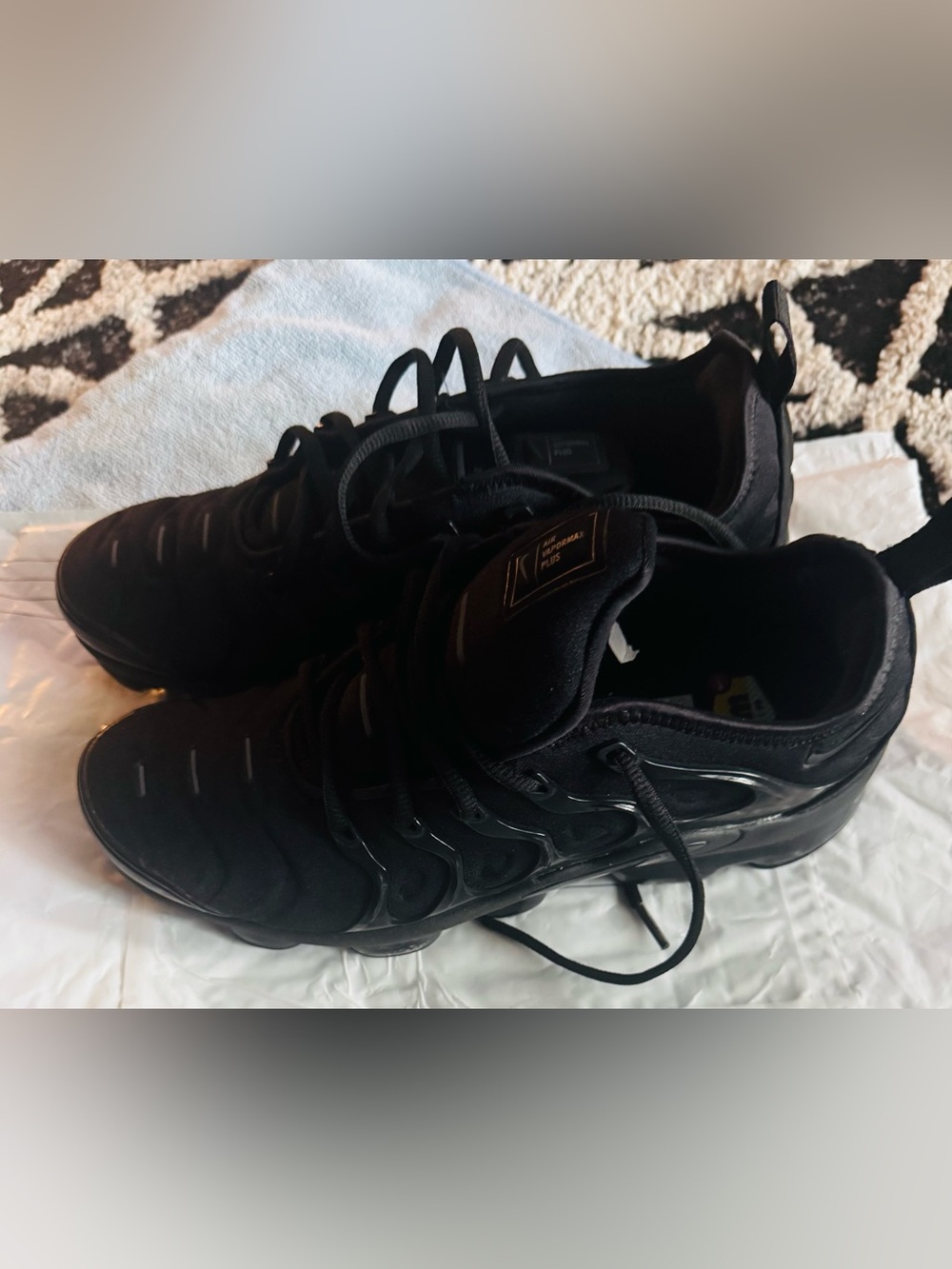 Nike Air VaporMax Plus Men's Black Athletic Sneakers 7.5